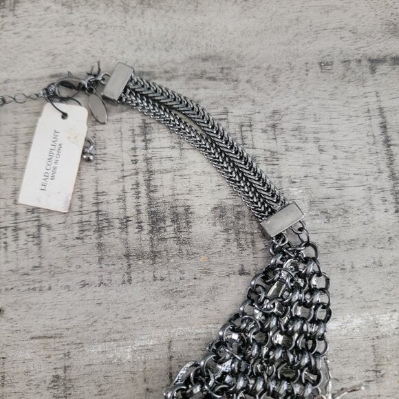 Natasha Skull Spider Mesh Necklace - Picture 11 of 14